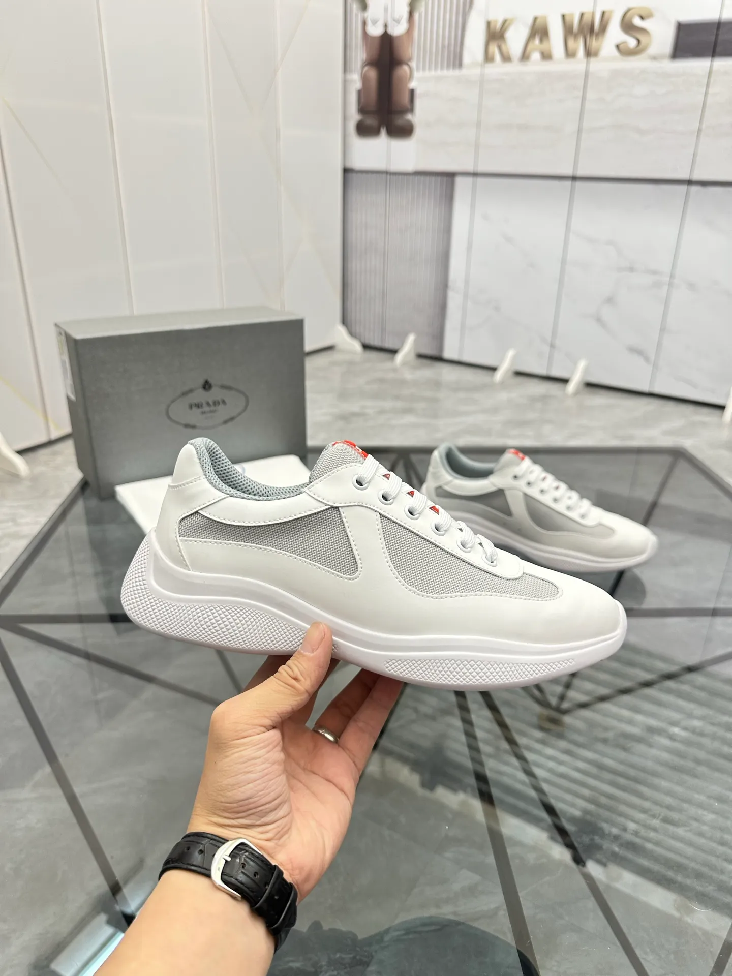 Men's shoes: 💰P360¥ Product trademark: Prada *"Prada*" low-top casual shoes Regular size: 35-47 (can be customized to 48) couple style Product materials: imported silk leather upper, breathable lining, original outsole. Number: 943